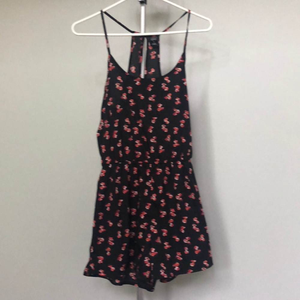 City Streets Black Floral Romper Size Small